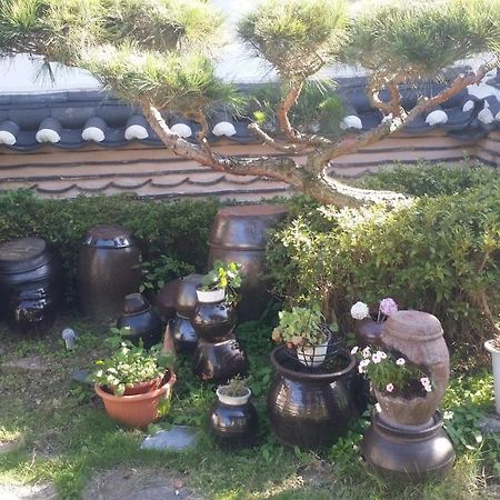 Yeonwoodang Guesthouse Jeonju Exterior photo